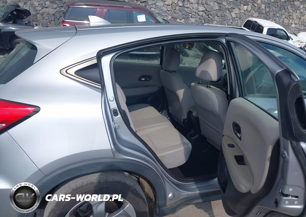 2018 Honda Hr-V Lx VIN:3CZRU6H38JG701745 - 8