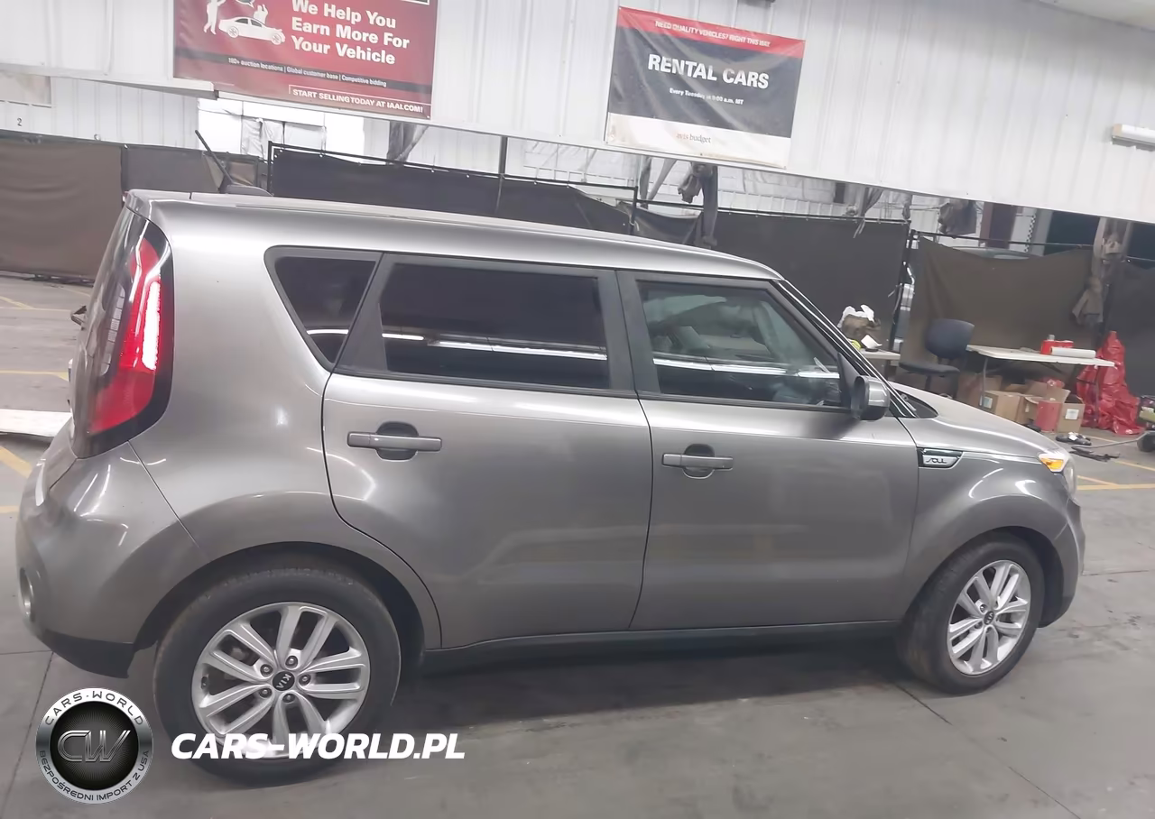 2018 Kia Soul + VIN:KNDJP3A57J7596700 - 13