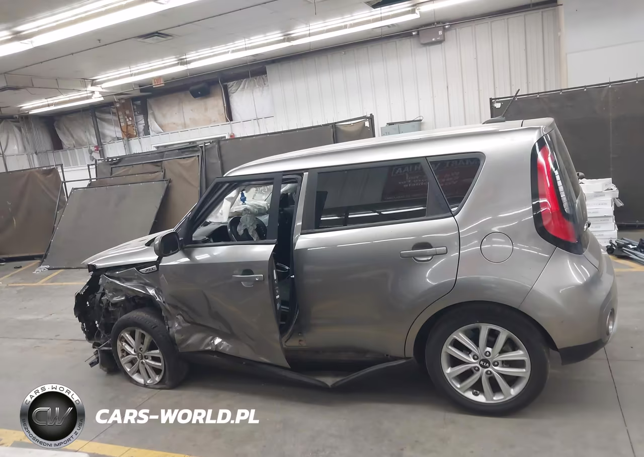 2018 Kia Soul + VIN:KNDJP3A57J7596700 - 14