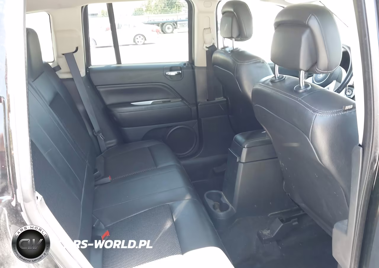 2016 Jeep Compass Latitude VIN:1C4NJCEA0GD773723 - 8