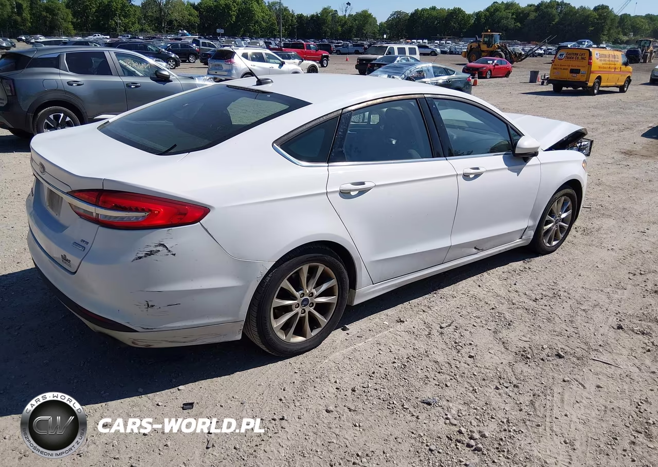 2017 Ford Fusion Se VIN:3FA6P0HD6HR128306 - 4