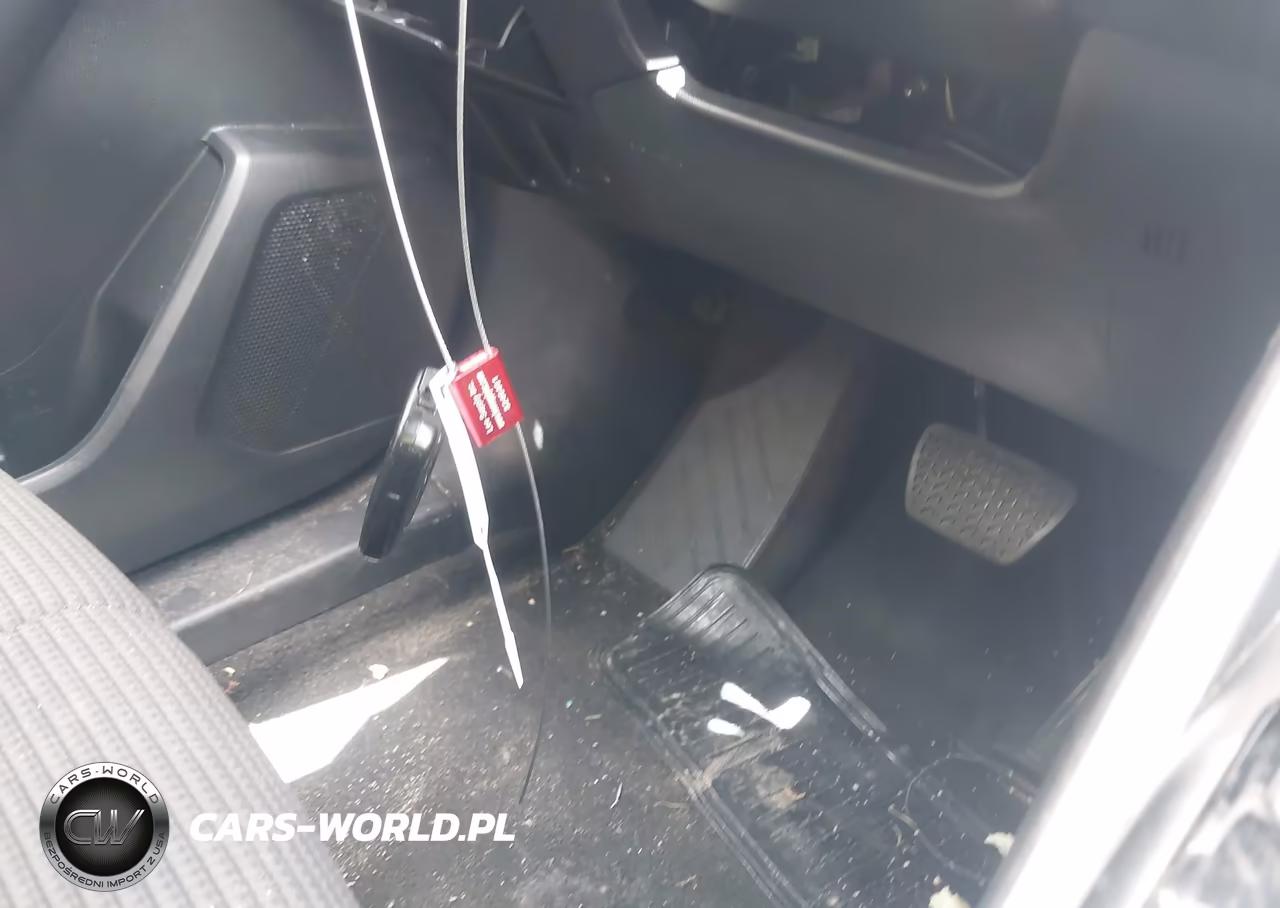 2023 Toyota Highlander L VIN:5TDKDRAH8PS008988 - 11