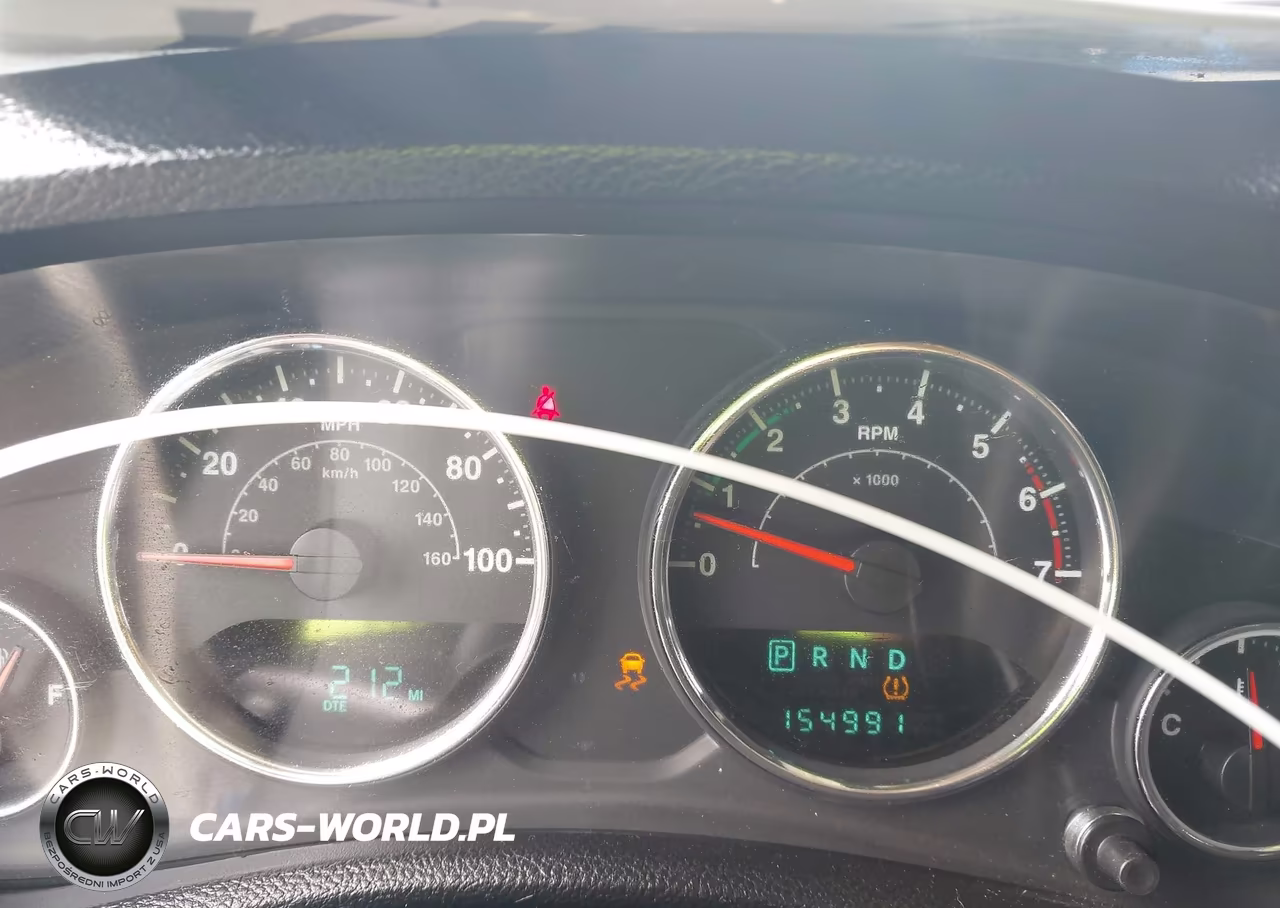 2011 Jeep Wrangler Unlimited Sport VIN:1J4BA3H11BL600915 - 7