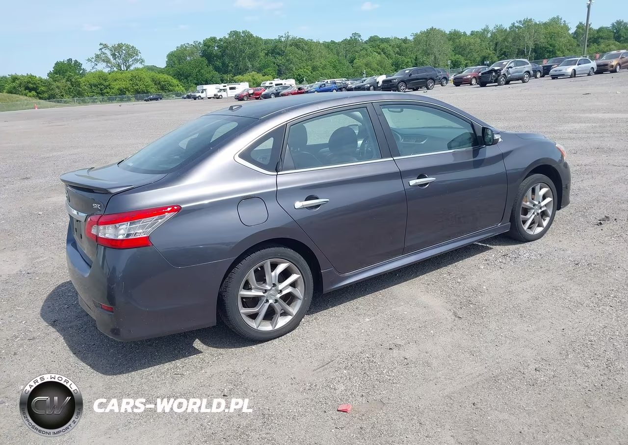 2015 Nissan Sentra Sr VIN:3N1AB7AP8FY230292 - 4