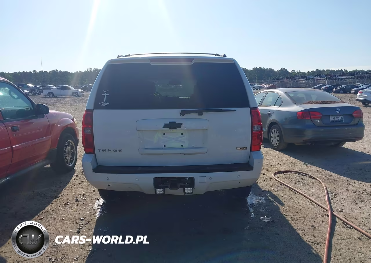 2011 Chevrolet Tahoe Lt VIN:1GNSCBE02BR247837 - 16