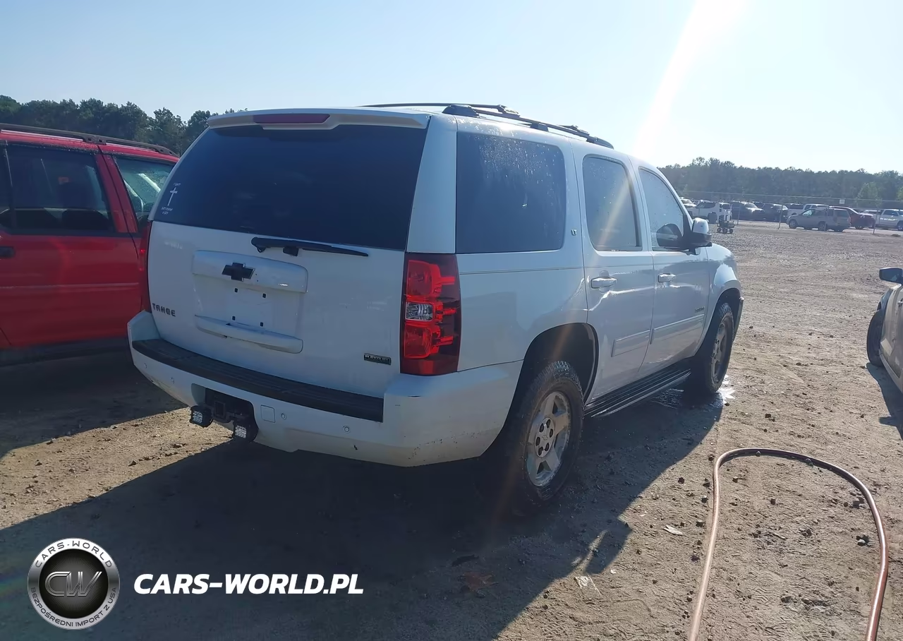 2011 Chevrolet Tahoe Lt VIN:1GNSCBE02BR247837 - 4