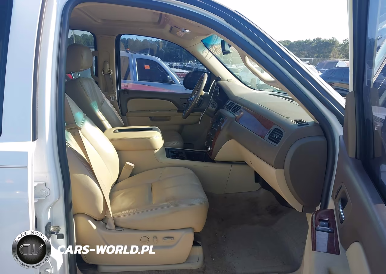 2011 Chevrolet Tahoe Lt VIN:1GNSCBE02BR247837 - 5