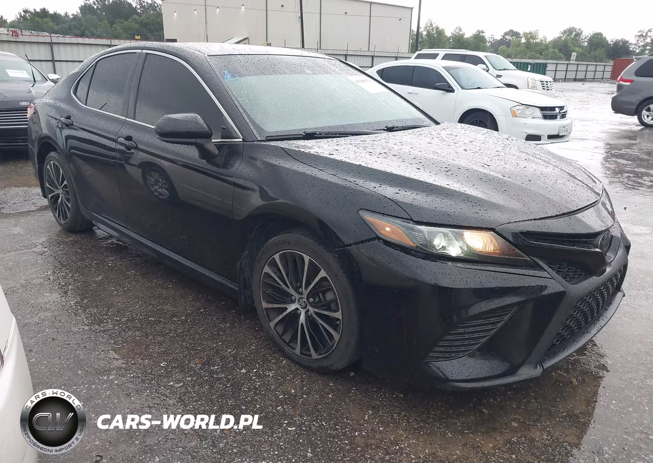TOYOTA CAMRY – zdjęcie 1 z 16