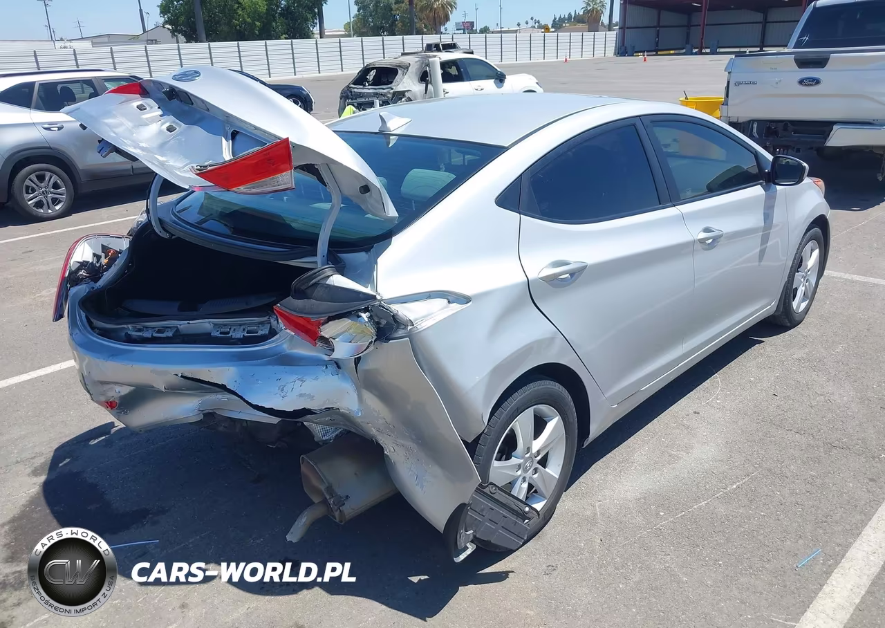 2013 Hyundai Elantra Gls VIN:KMHDH4AE4DU949847 - 4