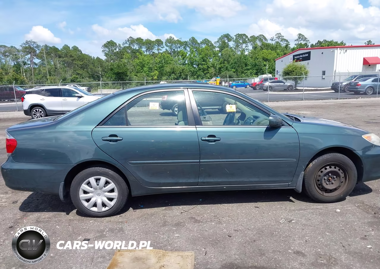 2005 Toyota Camry Le VIN:4T1BE32KX5U077559 - 14