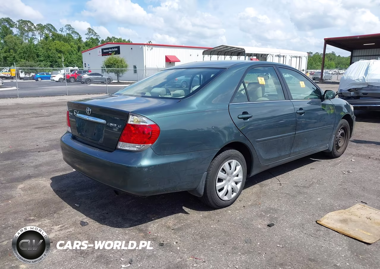 2005 Toyota Camry Le VIN:4T1BE32KX5U077559 - 4