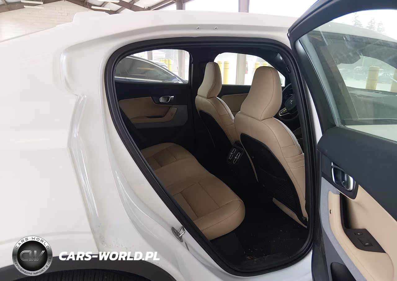 2021 Polestar 2 Launch Edition VIN:LPSED3KA7ML014993 - 8