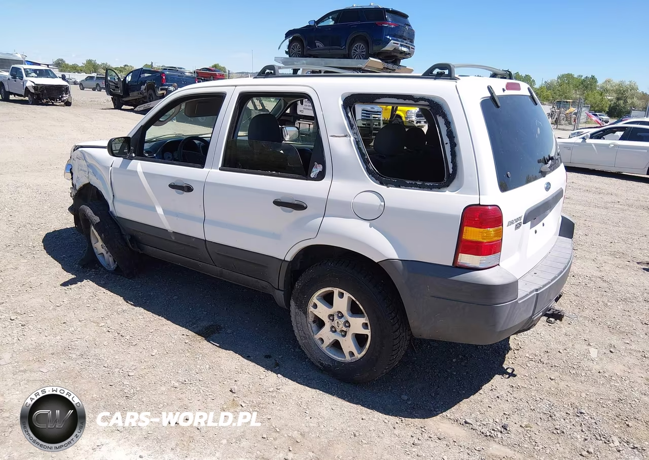 2005 Ford Escape Xlt VIN:1FMYU93105KA20157 - 3