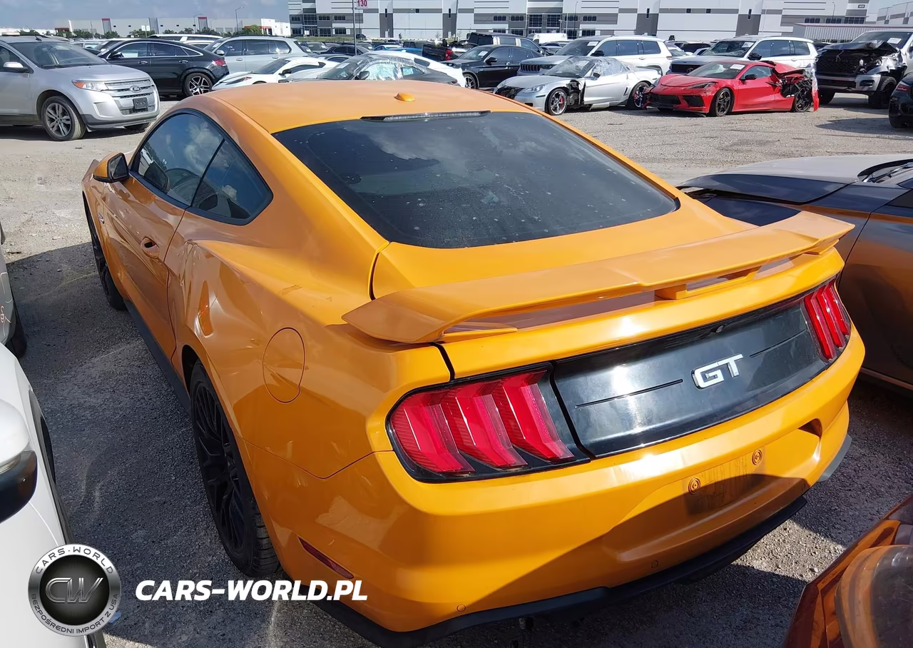 2018 Ford Mustang Gt Premium VIN:1FA6P8CFXJ5113677 - 3