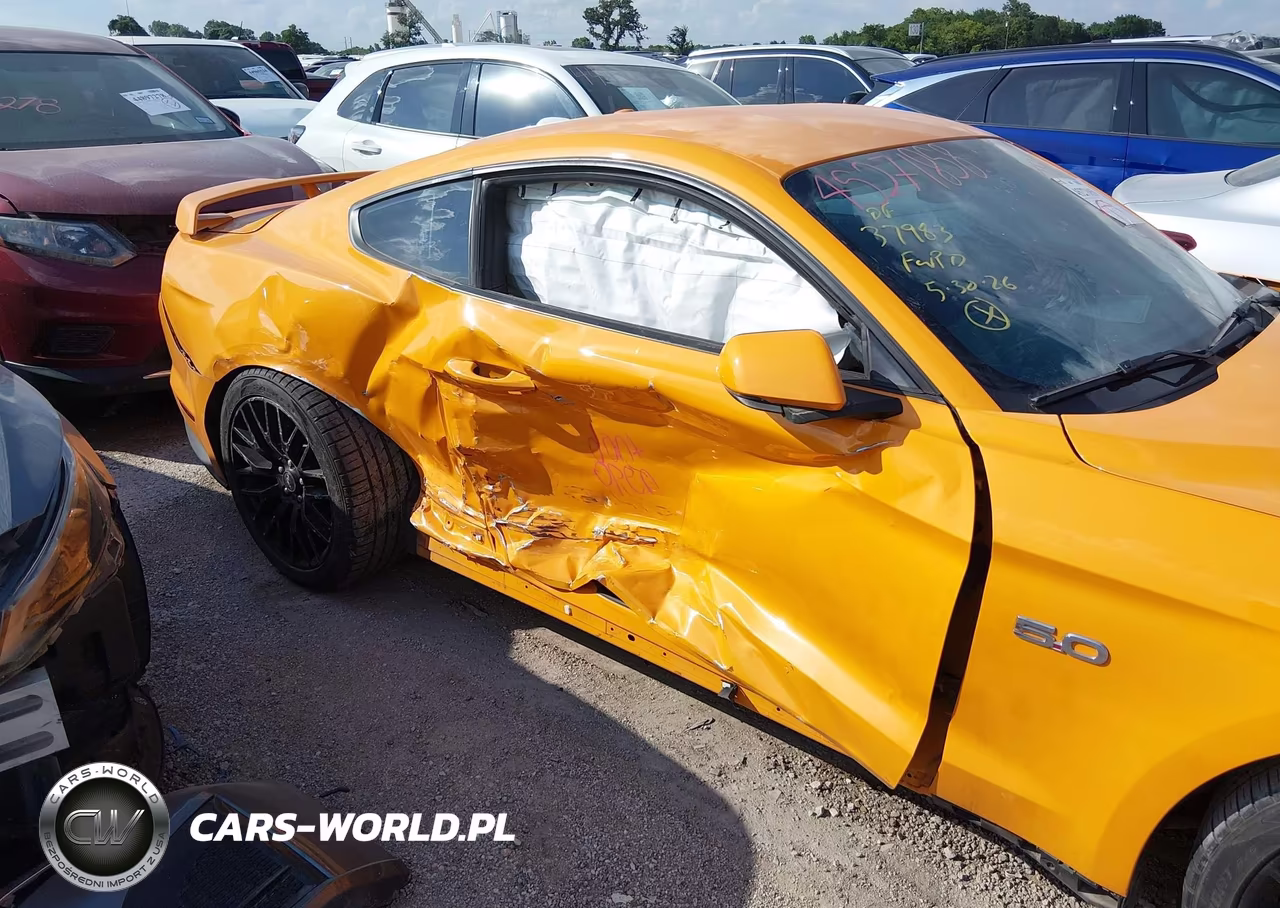 2018 Ford Mustang Gt Premium VIN:1FA6P8CFXJ5113677 - 6