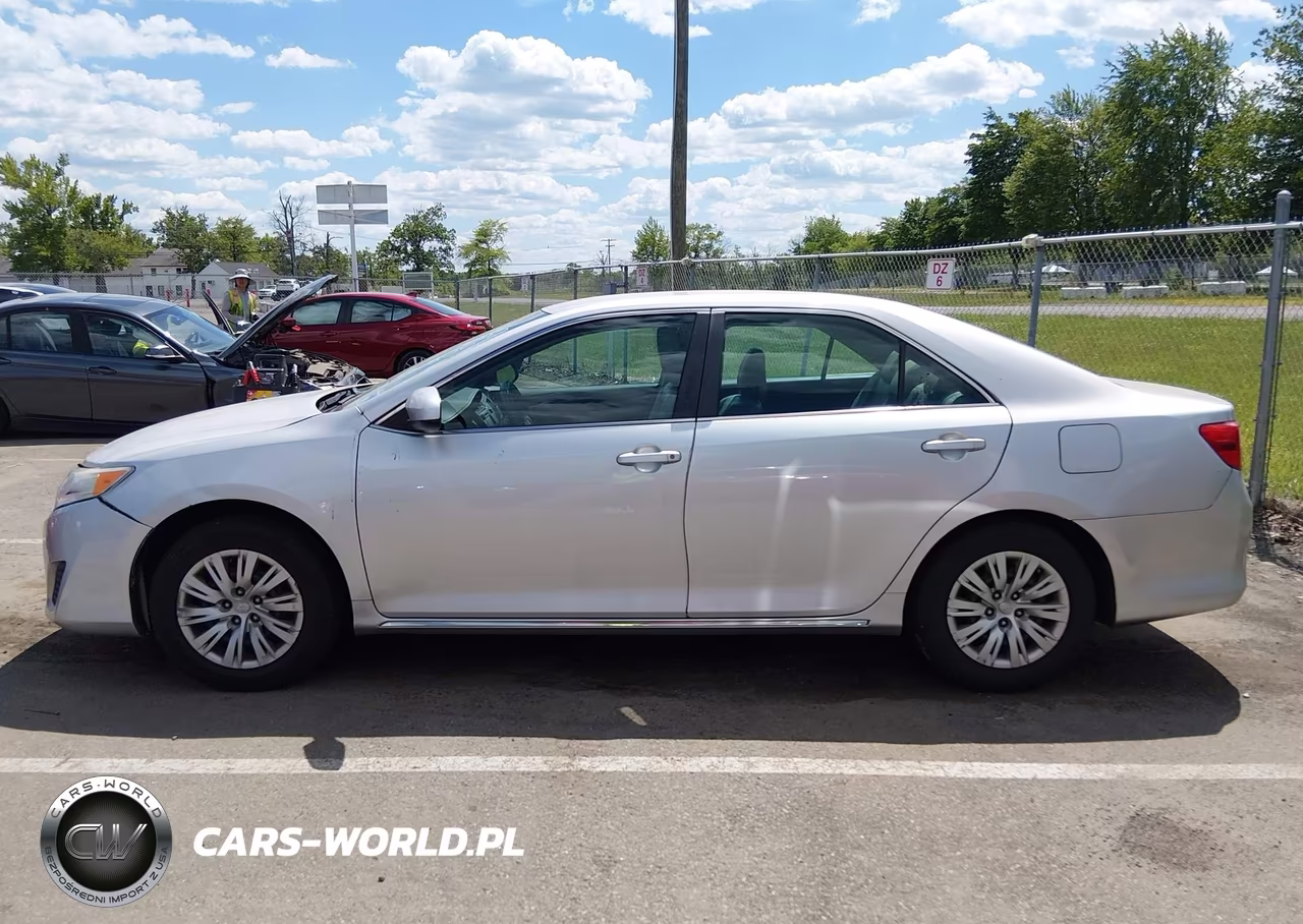 2014 Toyota Camry Le VIN:4T1BF1FK8EU353488 - 14