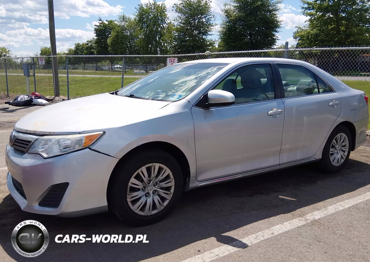 2014 Toyota Camry Le VIN:4T1BF1FK8EU353488 - 17