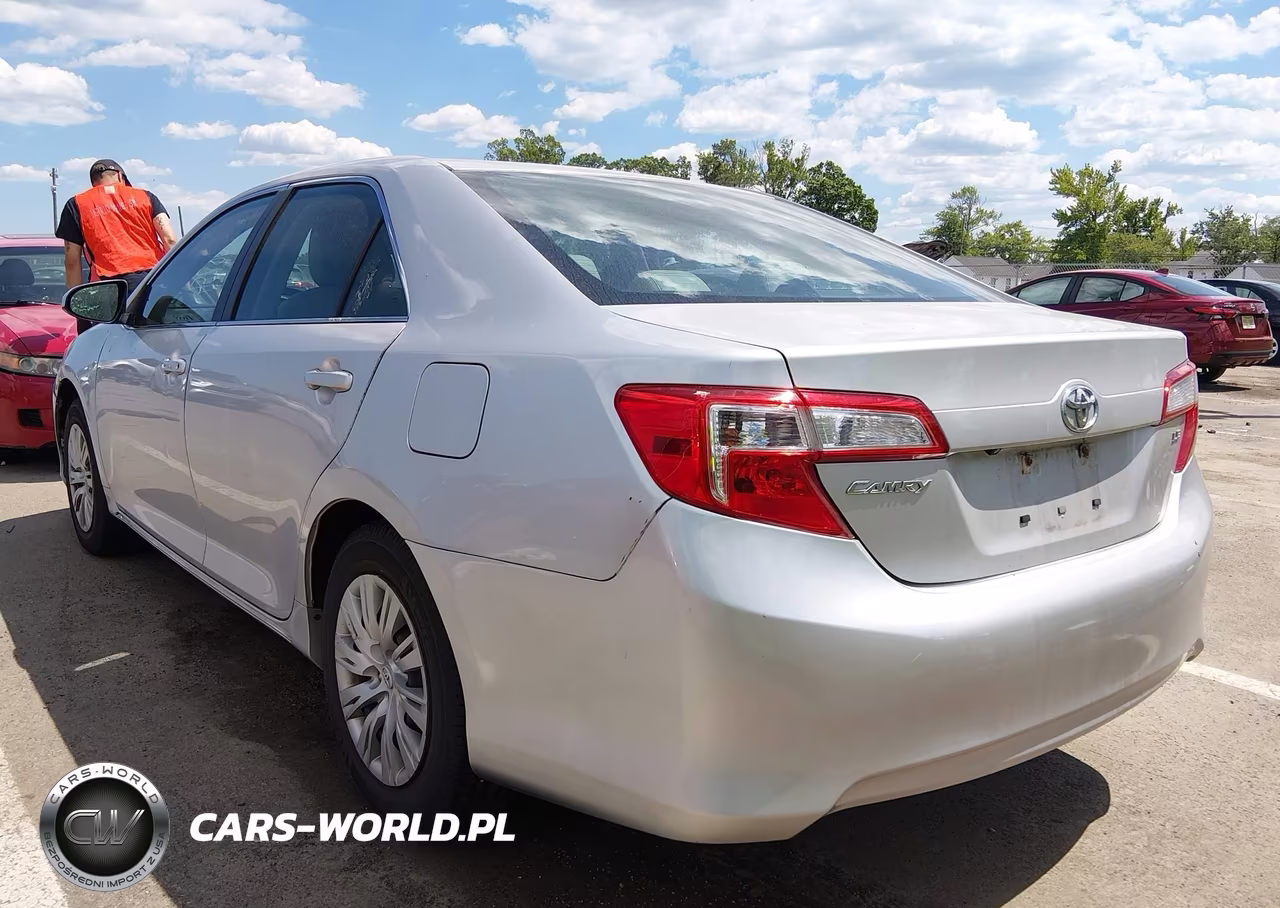 2014 Toyota Camry Le VIN:4T1BF1FK8EU353488 - 3