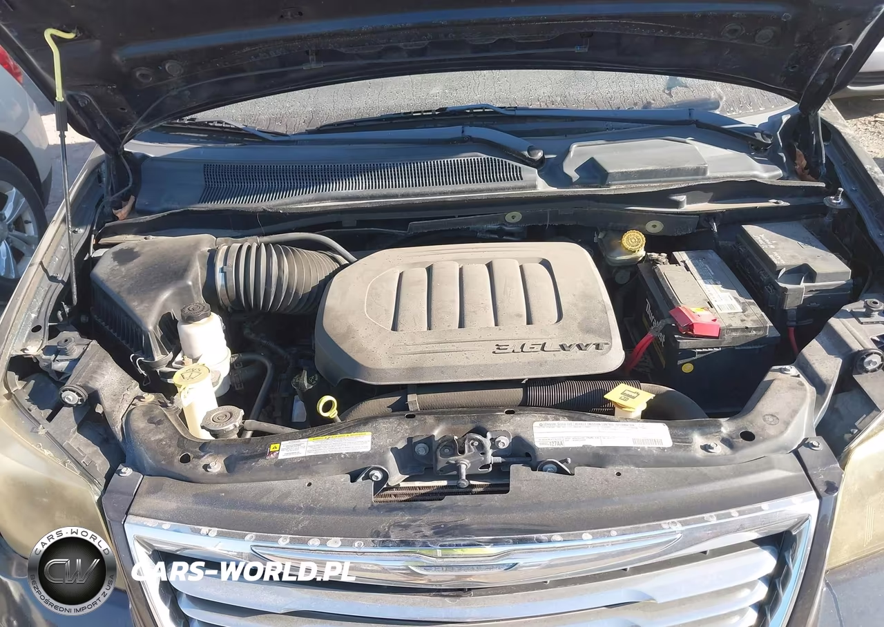 2011 Chrysler Town & Country Touring VIN:2A4RR5DG4BR605286 - 10