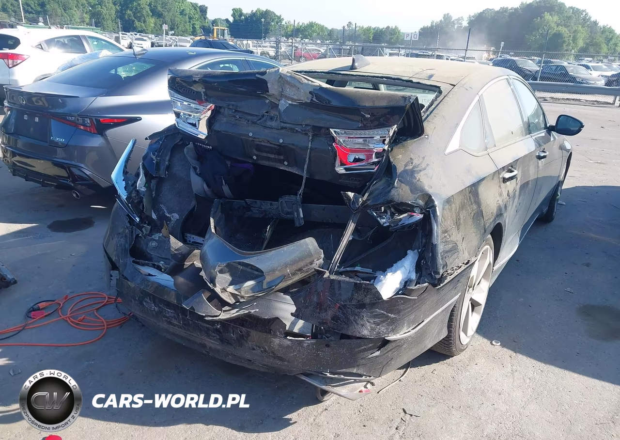 2018 Honda Accord Touring 2.0T VIN:1HGCV2F92JA039847 - 4