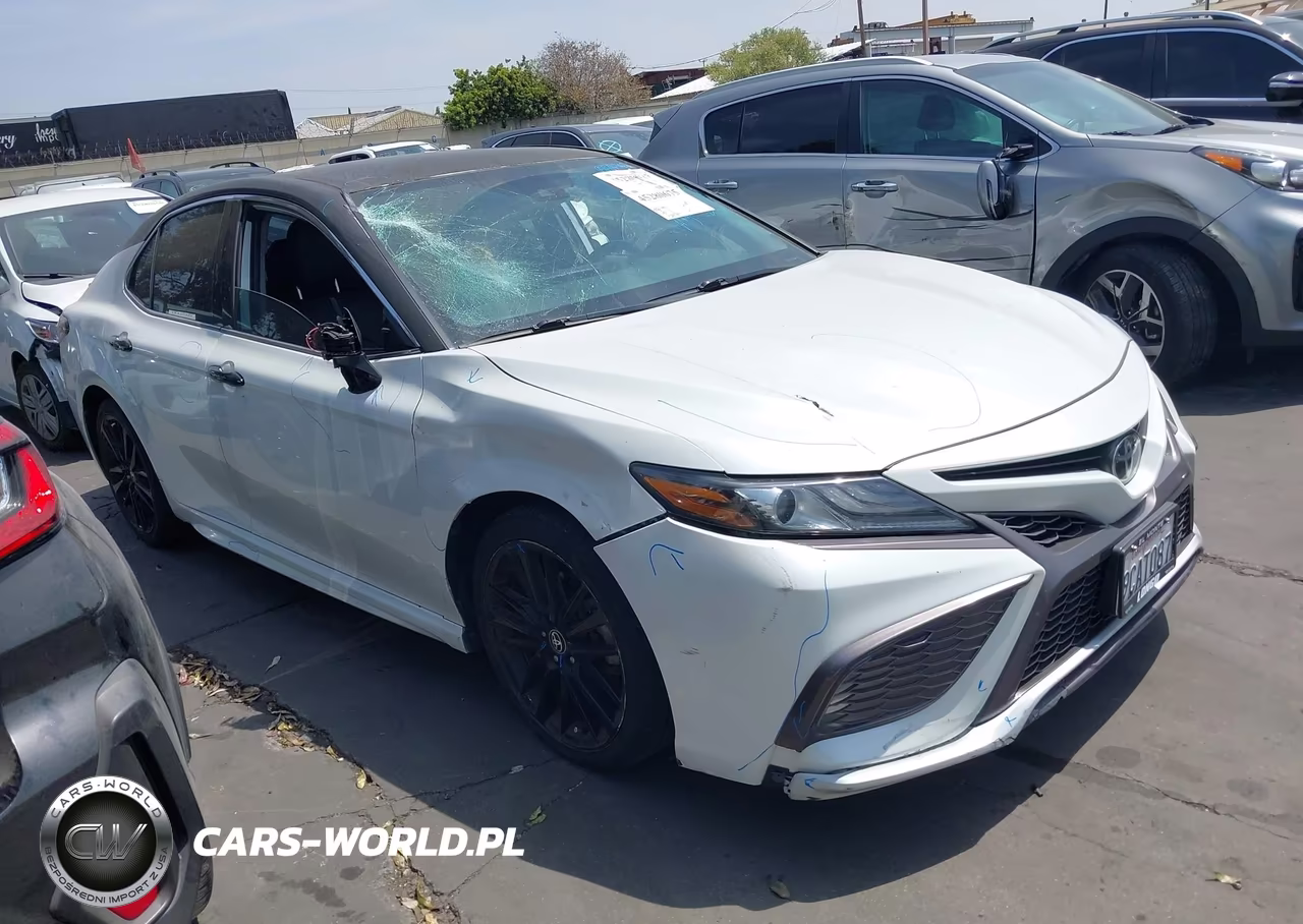 2021 Toyota Camry Xse – zdjęcie 1 z 18