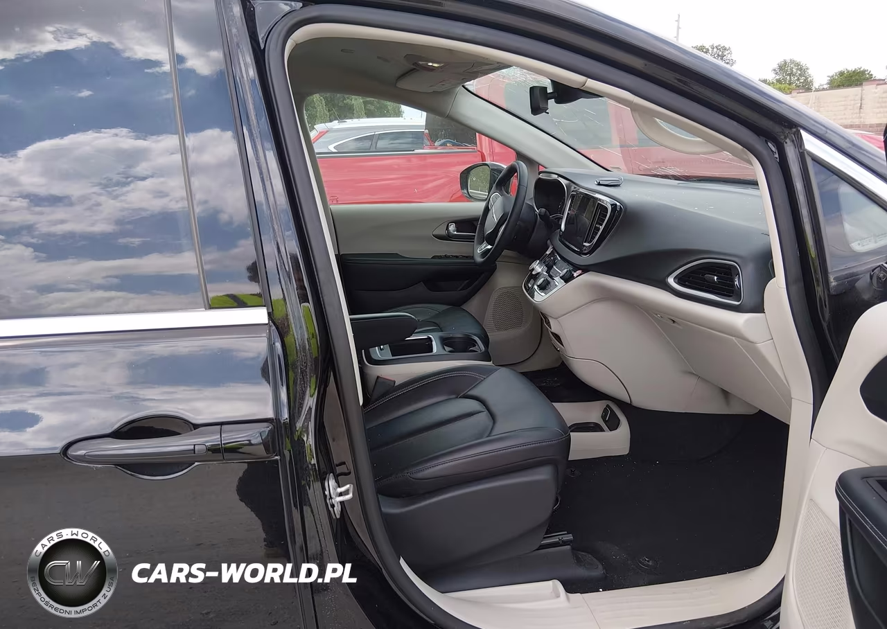 2024 Chrysler Pacifica Touring L VIN:2C4RC1BG6RR151572 - 5