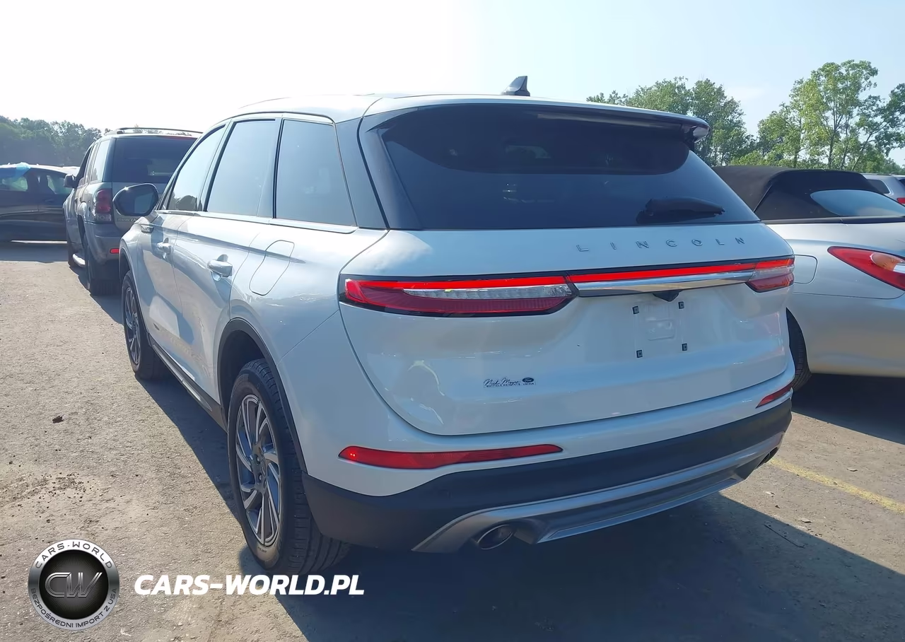 2024 Lincoln Corsair Premiere VIN:5LMCJ1DA1RUL21465 - 3