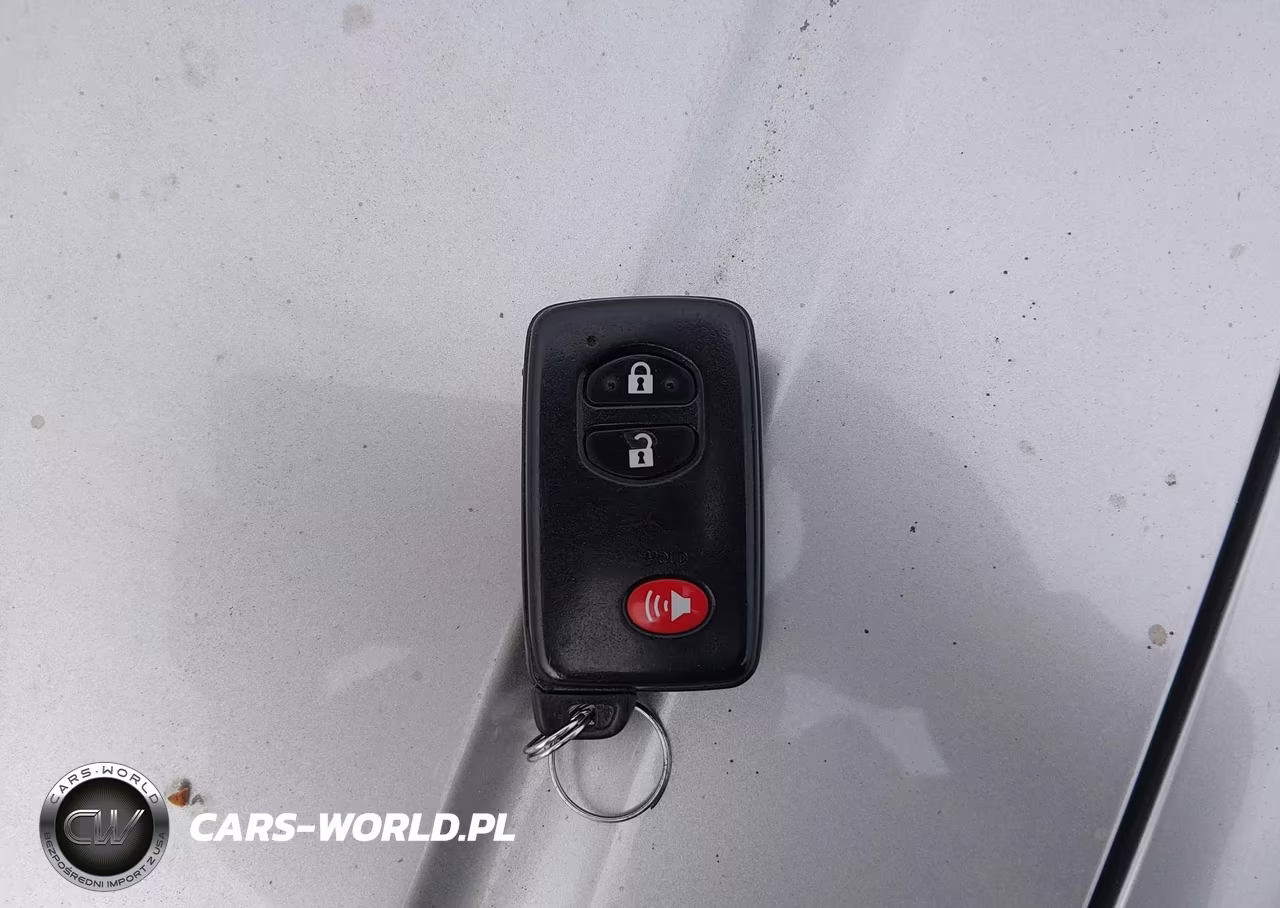 2012 Toyota Prius Two VIN:JTDKN3DU2C0335046 - 11
