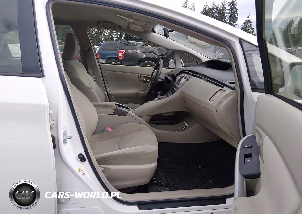 2012 Toyota Prius Two VIN:JTDKN3DU2C0335046 - 5