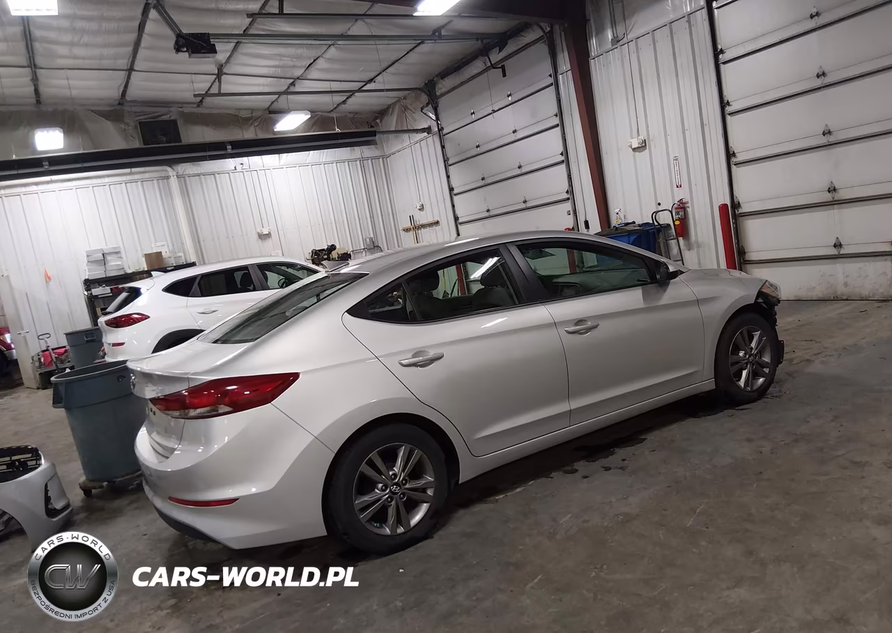 2017 Hyundai Elantra Se VIN:5NPD84LF6HH051650 - 4