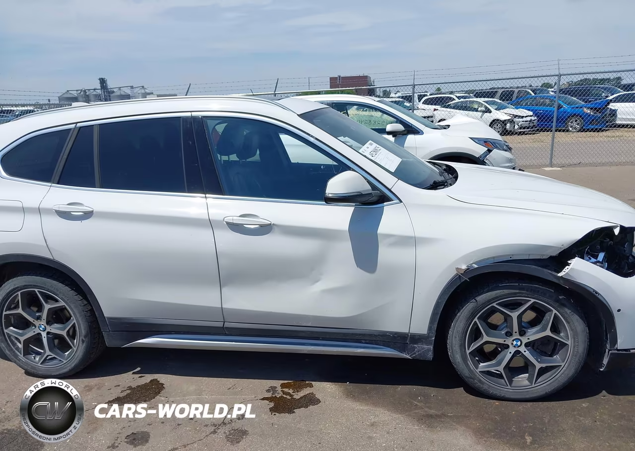 2018 BMW X1 xDrive28I VIN:WBXHT3C39J5L31278 - 14