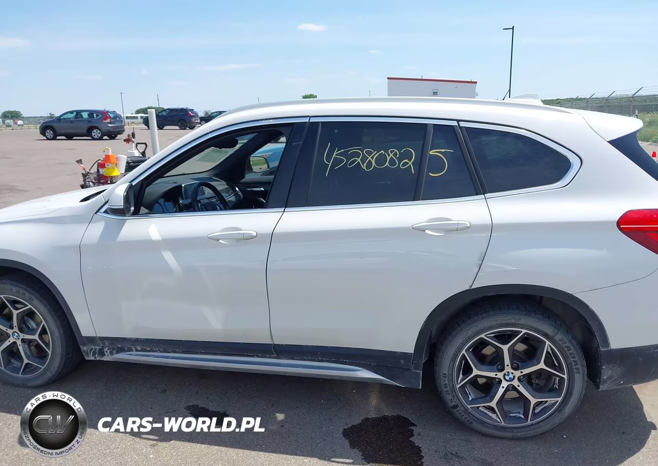 2018 BMW X1 xDrive28I VIN:WBXHT3C39J5L31278 - 15