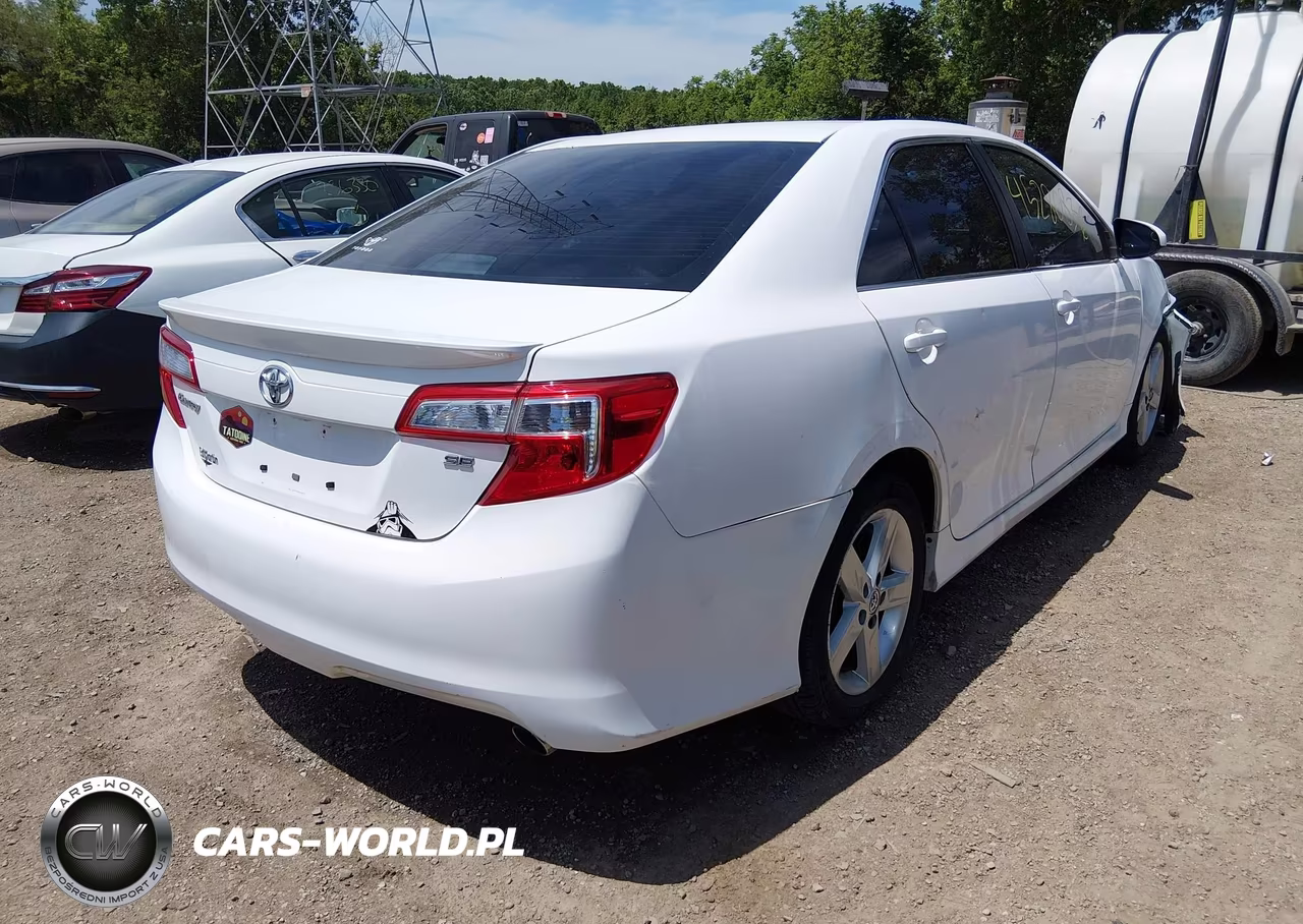 2013 Toyota Camry Se VIN:4T1BF1FK4DU668917 - 4