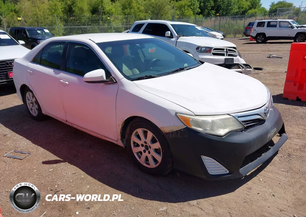 2012 Toyota Camry Hybrid Le – zdjęcie 1 z 16