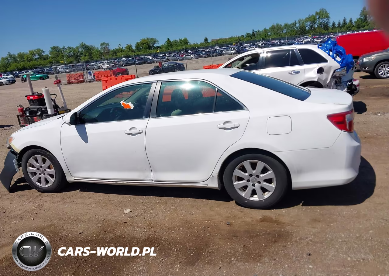 2012 Toyota Camry Hybrid Le VIN:4T1BD1FK5CU041633 - 14