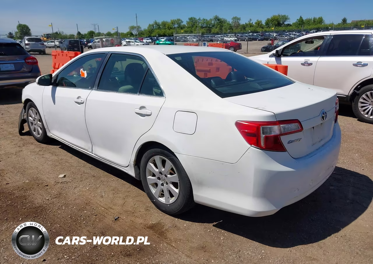 2012 Toyota Camry Hybrid Le VIN:4T1BD1FK5CU041633 - 3