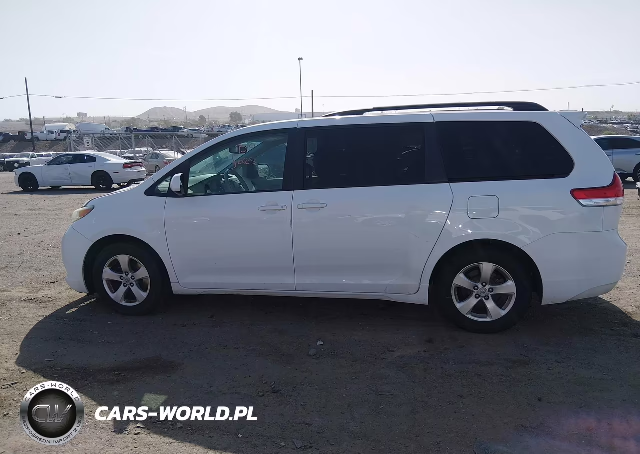 2012 Toyota Sienna Le V6 8 Passenger VIN:5TDKK3DC9CS224569 - 14