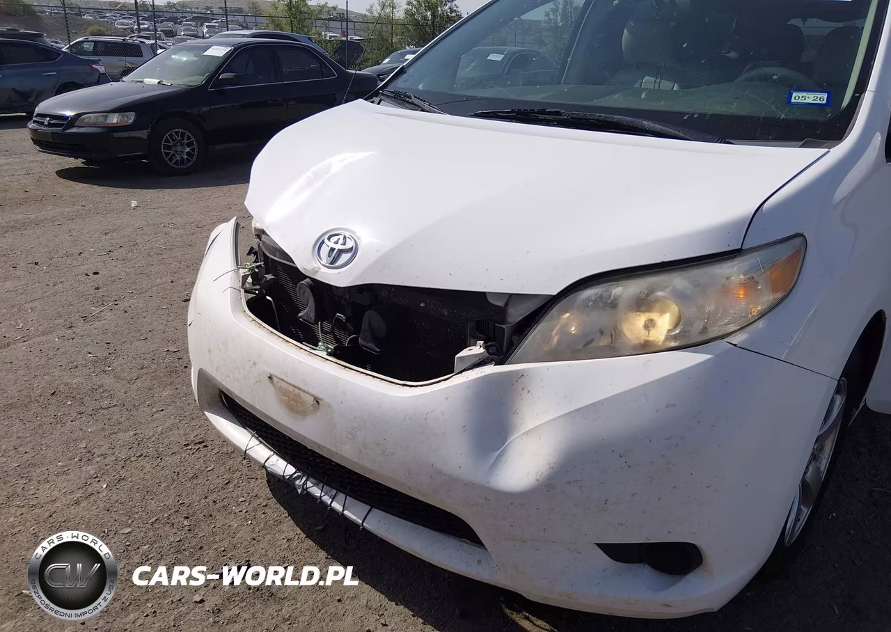 2012 Toyota Sienna Le V6 8 Passenger VIN:5TDKK3DC9CS224569 - 18