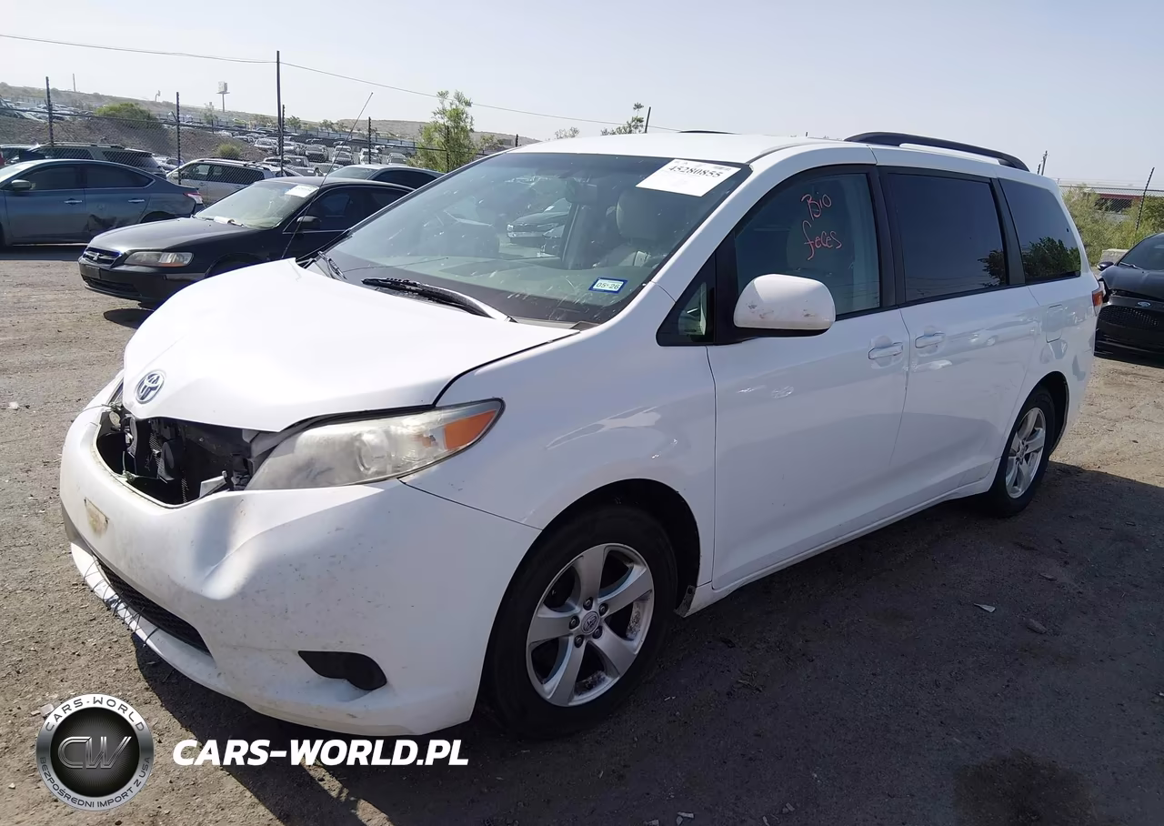 2012 Toyota Sienna Le V6 8 Passenger VIN:5TDKK3DC9CS224569 - 2