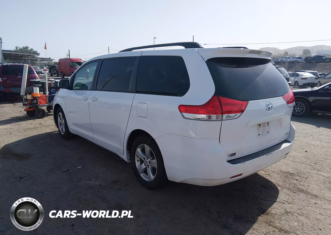 2012 Toyota Sienna Le V6 8 Passenger VIN:5TDKK3DC9CS224569 - 3