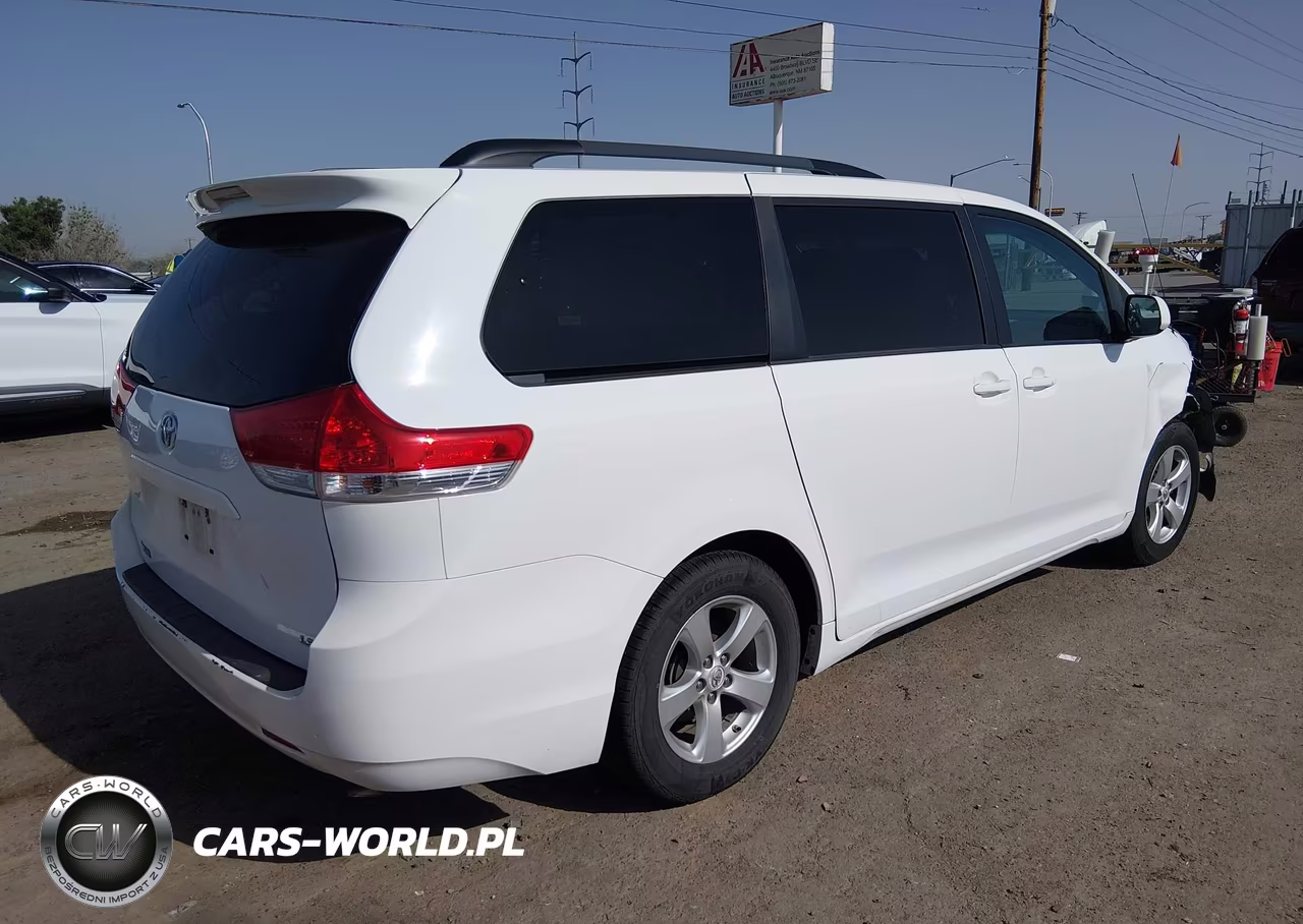 2012 Toyota Sienna Le V6 8 Passenger VIN:5TDKK3DC9CS224569 - 4