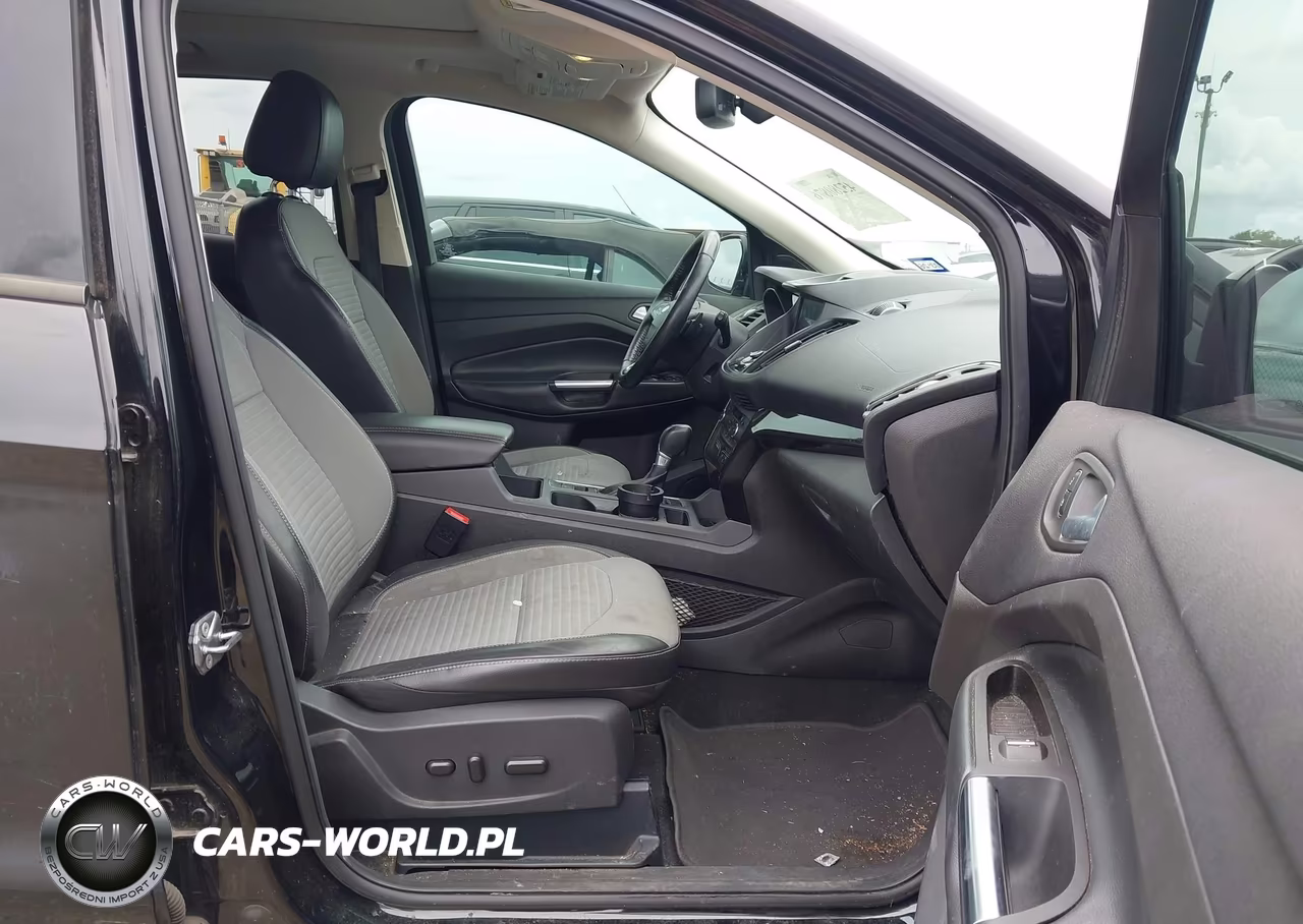 2017 Ford Escape Titanium VIN:1FMCU0JD0HUC95135 - 5
