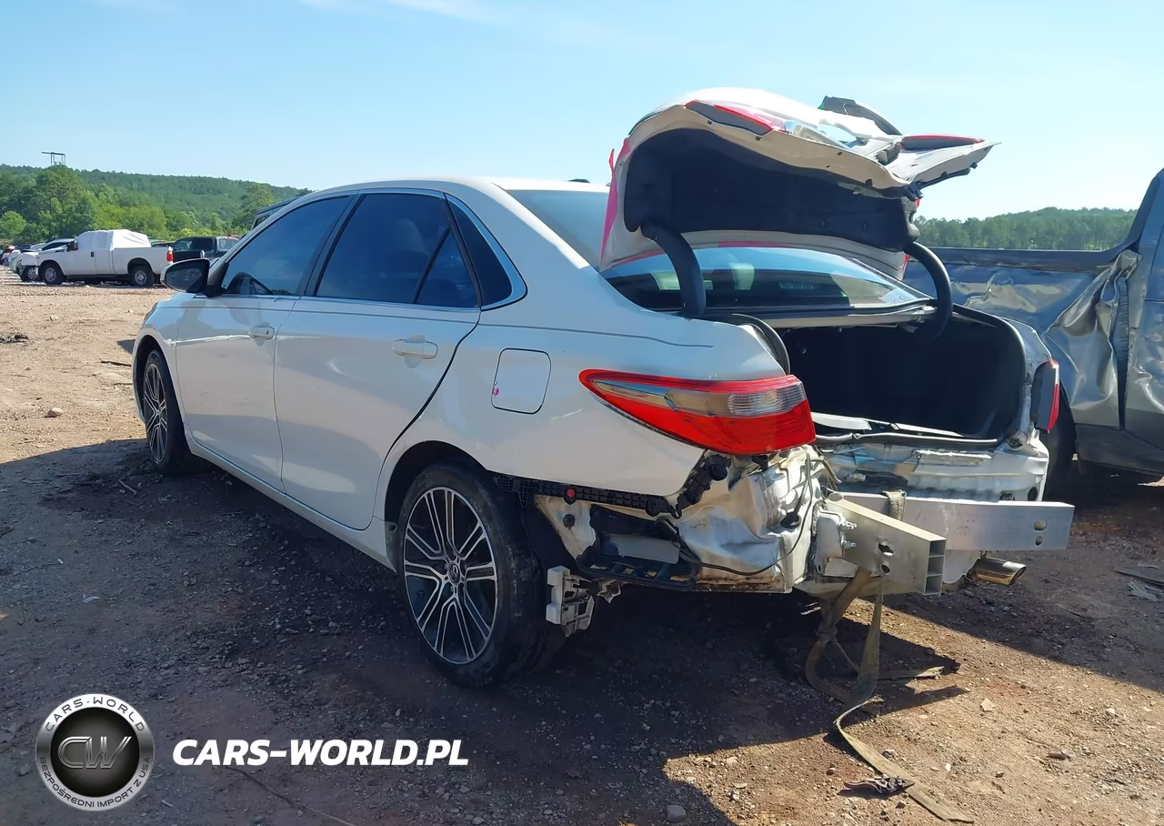 2016 Toyota Camry Se VIN:4T1BF1FK8GU144643 - 3