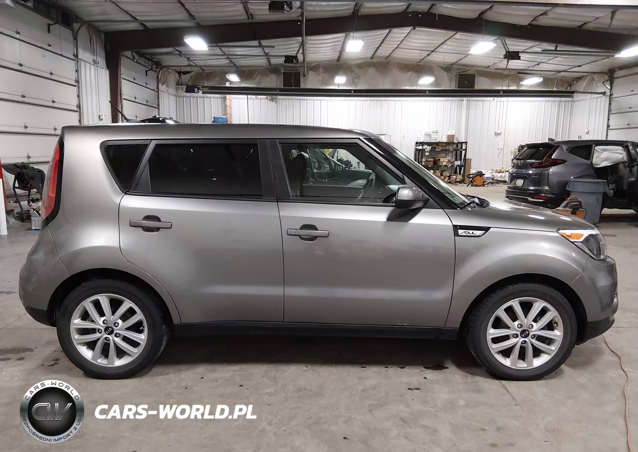2019 Kia Soul + VIN:KNDJP3A50K7663977 - 13