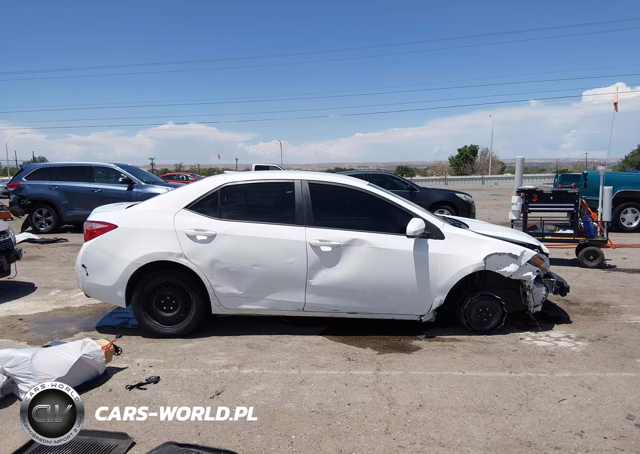 2019 Toyota Corolla Le VIN:5YFBURHEXKP931244 - 14