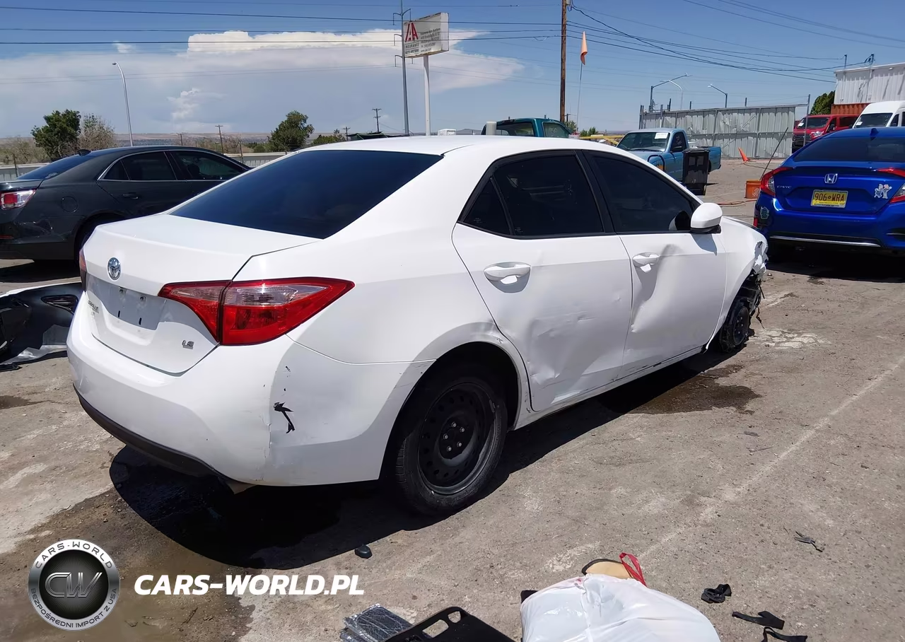 2019 Toyota Corolla Le VIN:5YFBURHEXKP931244 - 4
