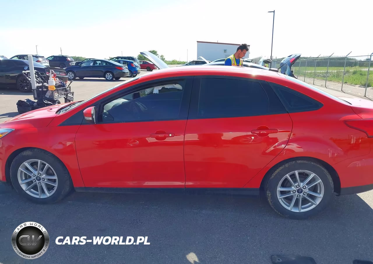 2016 Ford Focus Se VIN:1FADP3F21GL216963 - 14