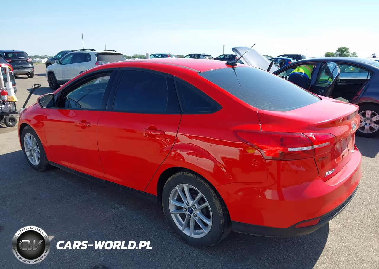 2016 Ford Focus Se VIN:1FADP3F21GL216963 - 3