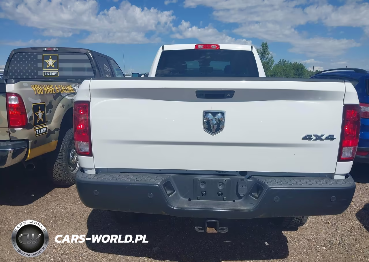 2017 Ram 3500 Tradesman 4X4 8' Box VIN:3C63R3GLXHG712776 - 16