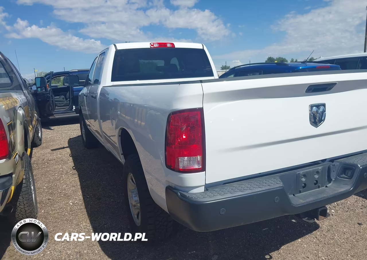 2017 Ram 3500 Tradesman 4X4 8' Box VIN:3C63R3GLXHG712776 - 3